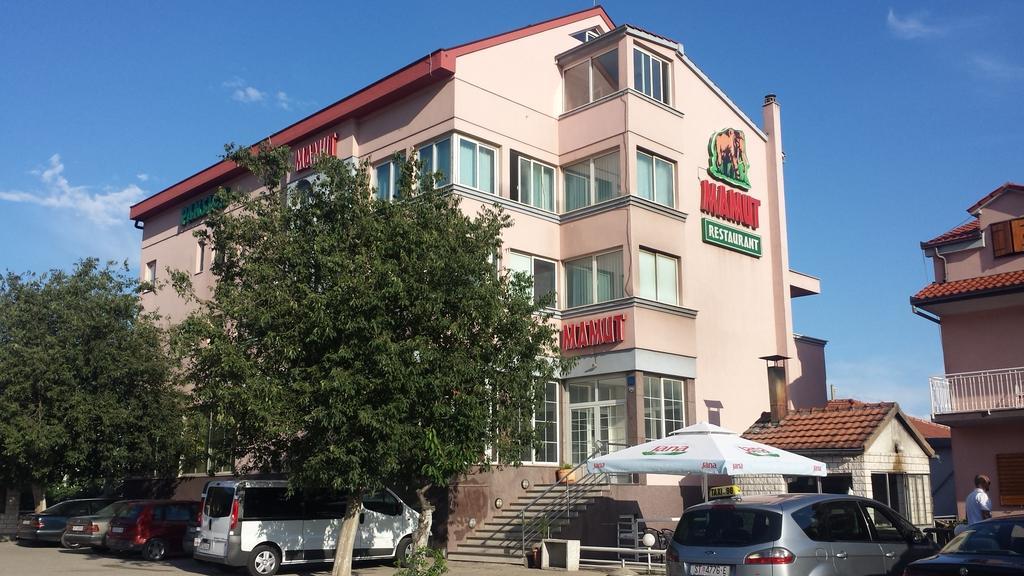 Guest House Mamut Kastela Exterior photo