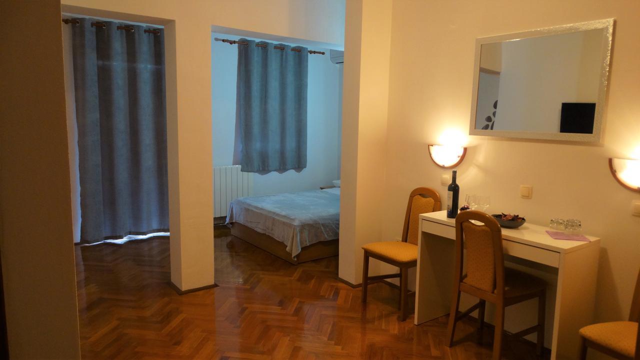 Guest House Mamut Kastela Exterior photo