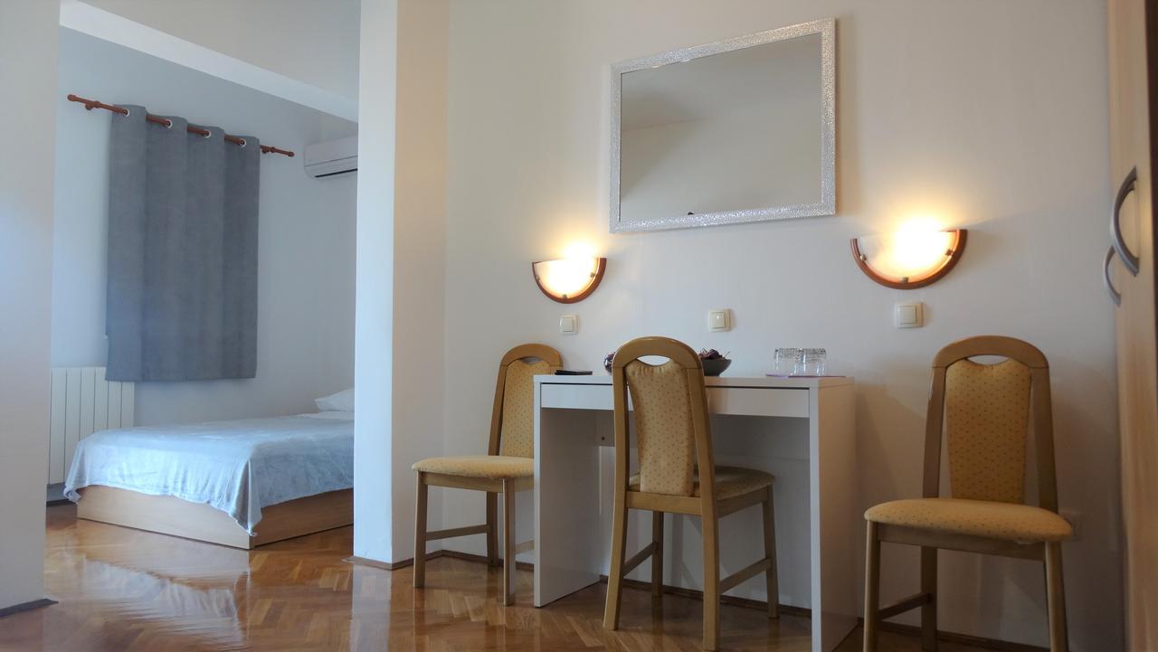 Guest House Mamut Kastela Exterior photo