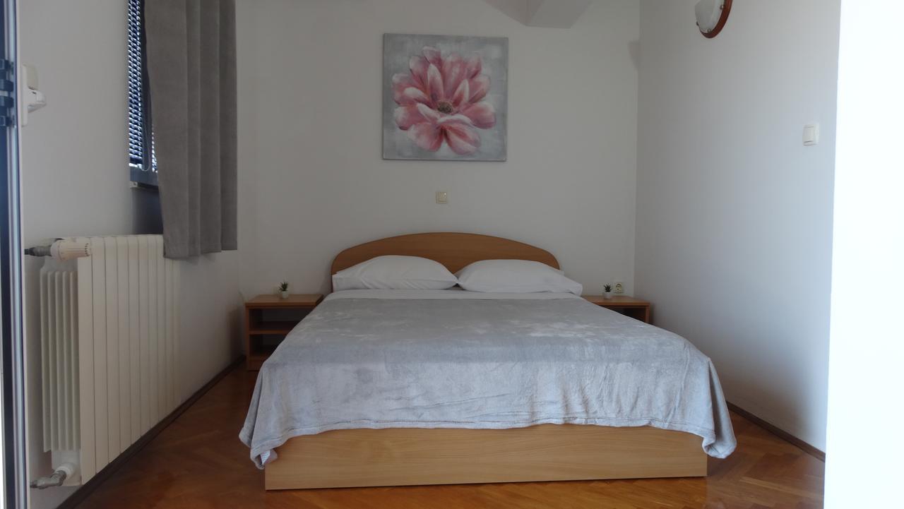 Guest House Mamut Kastela Exterior photo