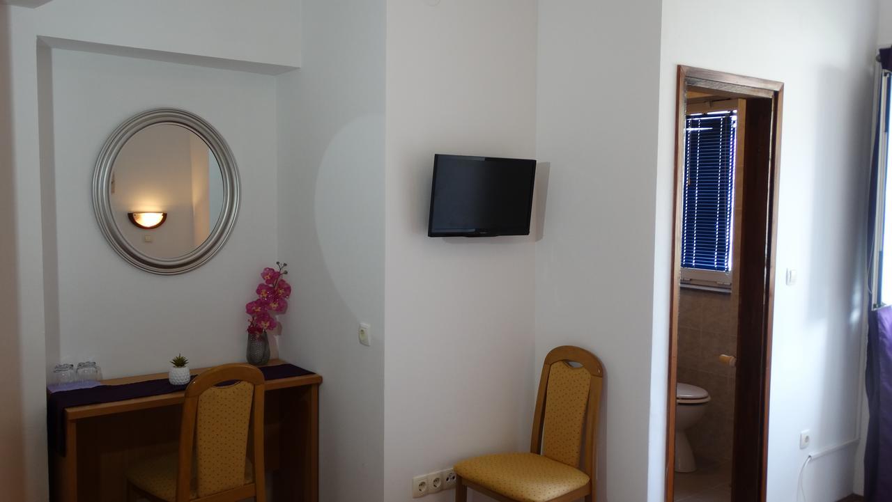 Guest House Mamut Kastela Exterior photo